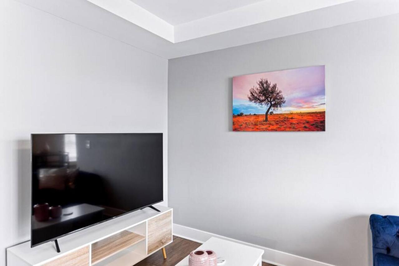 Your Cozy One Bedroom Midtown デトロイト エクステリア 写真