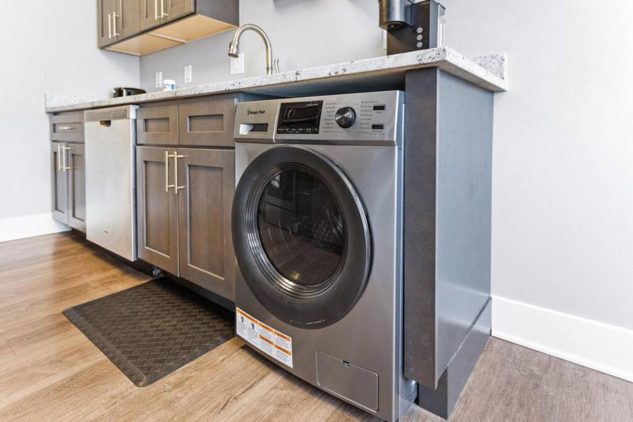 Your Cozy One Bedroom Midtown デトロイト エクステリア 写真